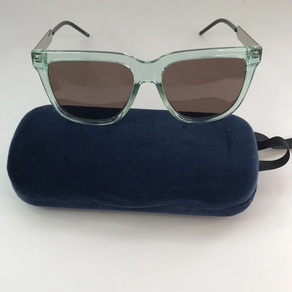Gucci GG0976S 002 in injected material , in green rectangular/square Sunglasses